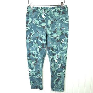 Patagonia Leggings Womens Small Green Camo Print Capri Yoga Athletic Pants